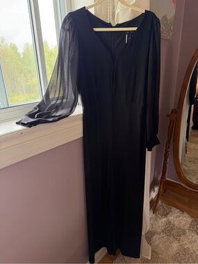 Elegant Black Long-Sleeve V-Neck pant suit